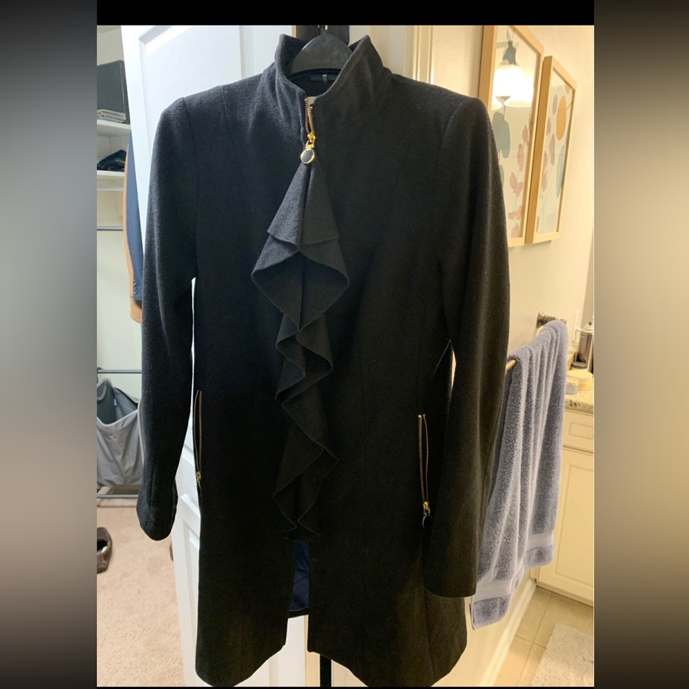 Tahari women’s wool coat size 10